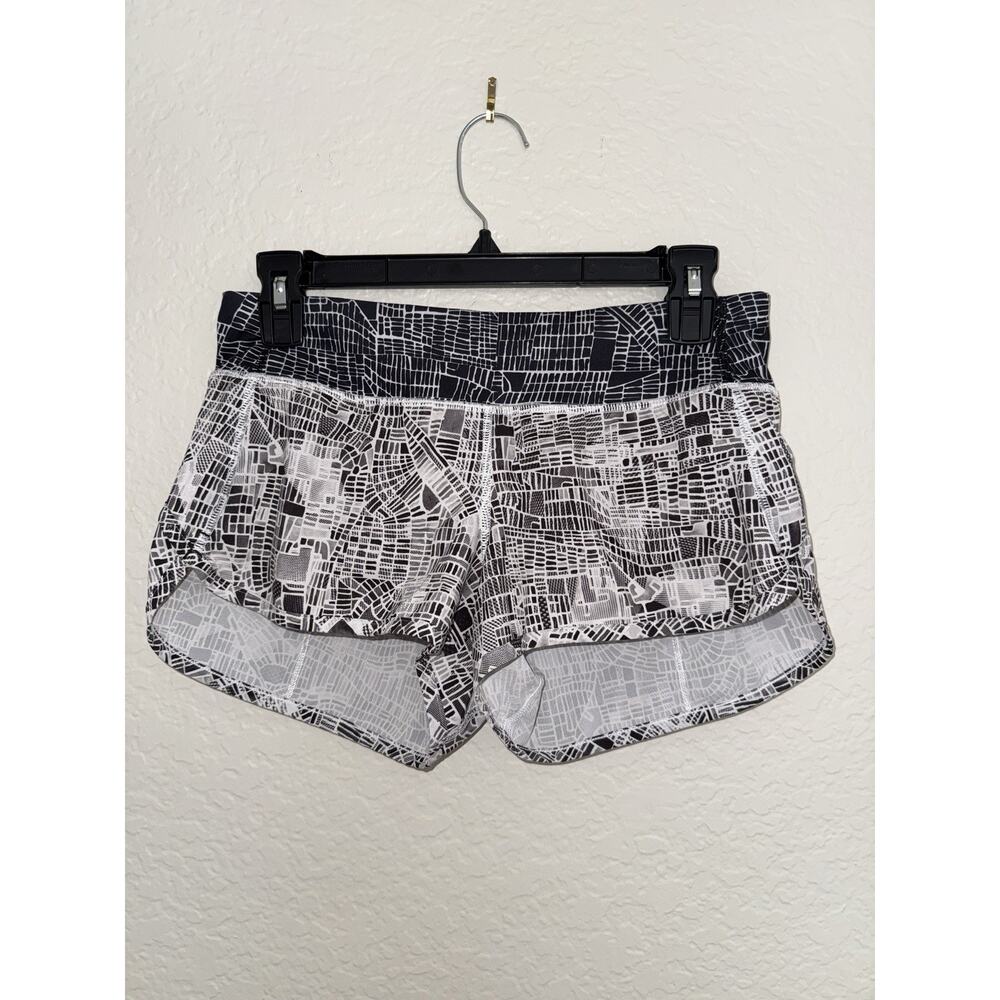 Lululemon Speed Shorts Size 4 Black White Cubist Pattern Speed Up Short 2.5”